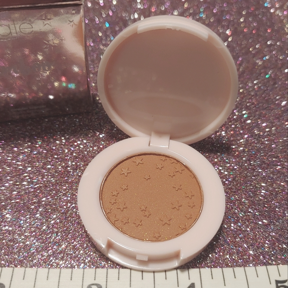 South Beach Bamboo Bronzer Mattifying Powder Bronzer Ciate London